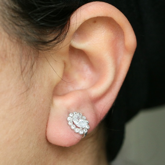 925 Sterling Silver with Cubic Zirconia Stones - Picture 3 of 8